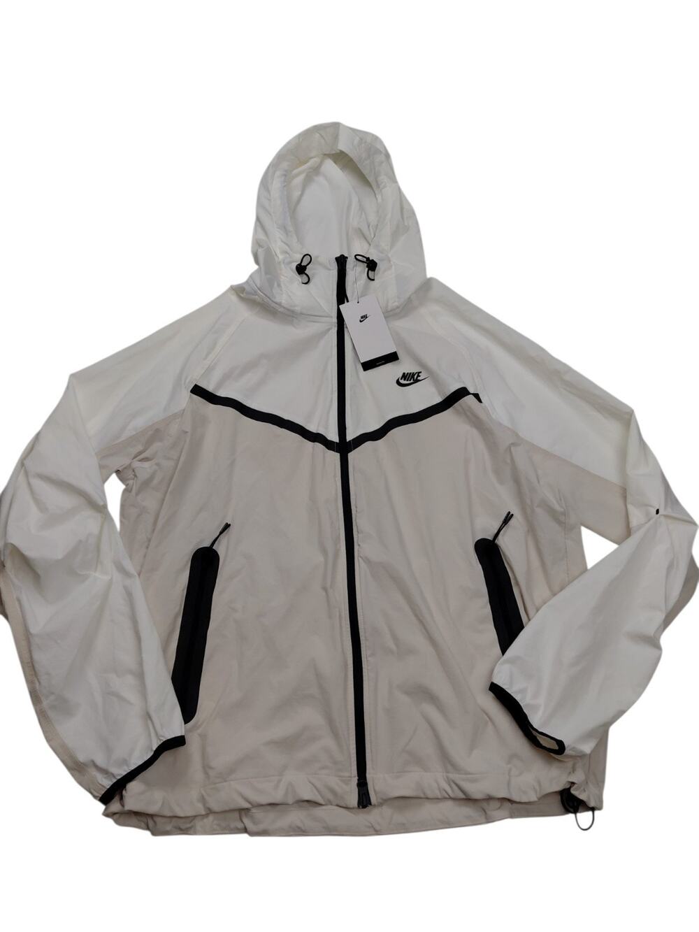 NWT Men’s Size LargeNike Tech Woven Windrunner Nylon Jacket HM7151-104